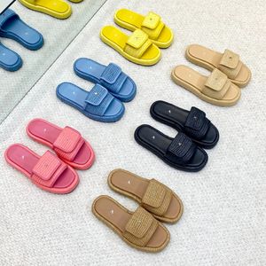 Sapatos femininos e solares ao ar livre toca mula plana slide straw raffias sapato casual para mulher sandália chinelor de verão designer de salgadinhos sandale mass sliders de luxo