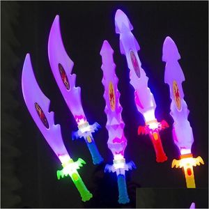 LED Kılıçlar/Silahlar 8 PCS Aydınlık Kılıçlar Oyuncaklar Çocuk Aydınlatma Yanıp Sıyan Çubukları Parti Oyun Pop Cosplay Boy Oyuncak Dış Mekan Daml Dhi2u