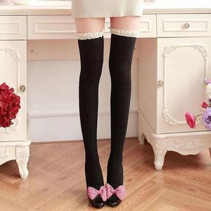 Frauen Socken Spitzen Lolita Koralle Fleece Damen Knielänge Lange Röhrenurlaub Festival Streifen Strümpfe