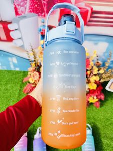 時間卒業スペースカップの勾配勾配の水ボトル2L