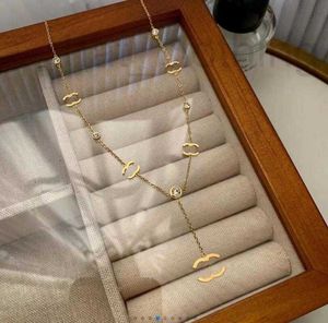 Colares de pingentes Designer 18K colar de letra dupla banhada a ouro para mulheres, elegante cadeia de clavículas - Casamentos ideais Presentes do Dia dos Namorados XA8L