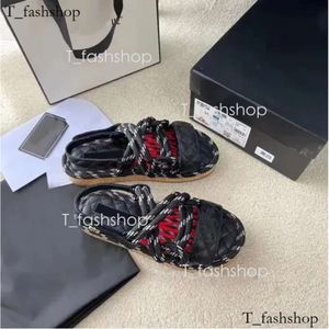 França Novo designer de luxo Sandals Woman Channel Sixided Rope com a tradicional marca de moda de moda casual slide Shoes Sapatos de praia Salpistas de salto 897