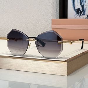 Óculos de sol para mulheres para verão Popular 55xs Designer elegante estilo de moda ao ar livre CR39 Anti-Ultraviolet Retro Plate Metal Cateye Caixa de óculos sem moldura