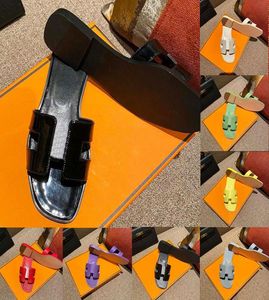 المصمم Sandales Sandales Slippers Top Quality Slides Summer Beach Shoes Triple Black Brown White Greens Ge Mate Leather Laiders 4858836