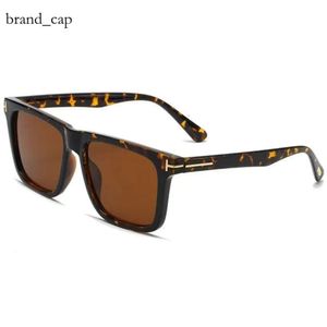 TOM FORDS SUNGLESSES Designer James Men Beach Sun Bond yeegl Women Box Brand Brand Woman Designer Tom Goggle Tom-Ds Glass de sol com Man Sung GL para Glass TF Glasses 807