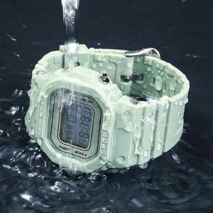 Armbanduhrenbeobachter Jungen und Mädchen Studenten Elektronische Makkaron -Farbe Herren Frauen Sport Wecker wasserdichtes Quadrat ES Geschenk H240504