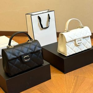 حقيبة مصمم أزياء جديدة فائقة الرجعية الحديثة يدوية Lychee Leather Size21x15cm Retro Handbag Bag Crossbody Bag