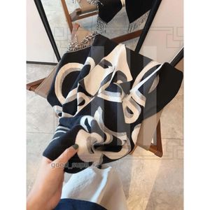 Высококачественный Loeweee Luxury Cashmere Designer Sharf Designer Print Tople Cafate The Warm Adulm Winter Neffice Newge Gutdes Fashion 2024New Loewew Bag Scarf 695