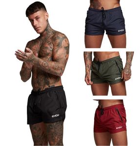 Bermuda shorts Novos calças de malha impressa de moda praia curta esportes Men039s Fitness Running Sportswear2373517