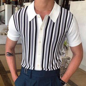 Sommarkläder Mens Light Luxury Sticked Short Sleeve Polo Shirt Vintage Striped Button-Down T-Shirt For Men Fashion Knitwear 240428