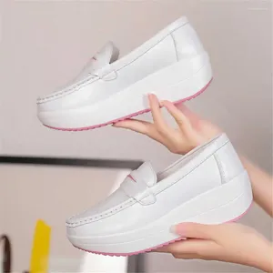 Scarpe casual senza infermiere di pizzo le sneaker comode da donna vulcanizzano moca