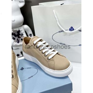 praddas Hot shoes Wheel Nylon Gabardine Sneaker Chunky Lightweight Sole Shoes For Women White Blue Desert Beige Platform Canvas XKPS