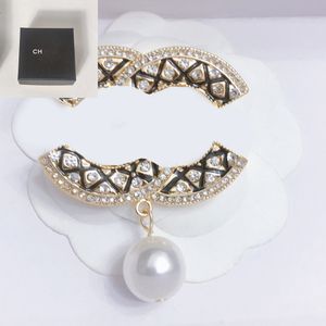 Broszki perłowe designerskie piny broszki dla kobiet 18K złota list marki Włókna Kryształowa biżuteria