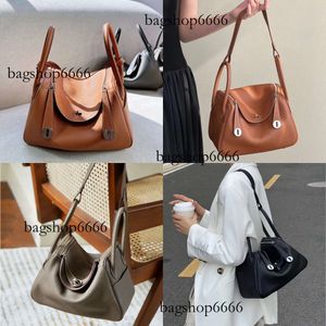 100% 2024 Äkta läder Doctor Shoulder Bag Brand Designer Litchi Mönster 26cm 30cm Soft Cow Skin Women Totes Dumpling Purses and Handbags 353 Original Edition