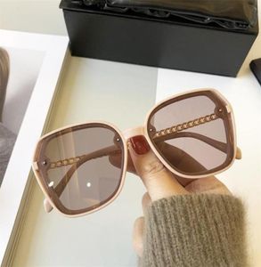 Солнцезащитные очки 2022 поляризованные розовые женские роскошные элегантные симпатичные летние бокалы для женской цепи, вдохновленная дизайнерская дизайнерская Square3899708
