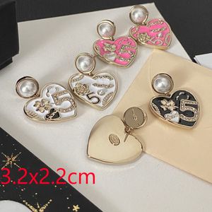 Luxury Heart Crystal Pearl Eartrop Earrings Stud Mode Top Quality Brand Earrings Designer Copper Earring Letter Smycken Kvinnor Guldpläterade kärleksgåvor smycken