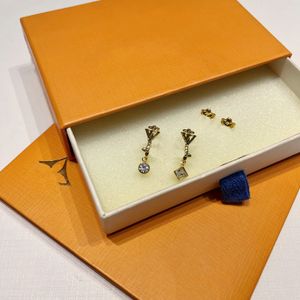Orecchini di design di lusso Orecchini dorati S925 Orecchini a cerchio dorato per donne regali con scatola