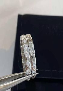 Titanium Steel Love Ring Men039s and Women039s Style zewnętrzna warstwa pierścienia Diamond Wzór Mały pierścień zapachowy Opakowanie Beauti1107696