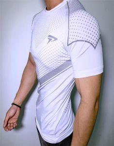 Nuovo Mens Compression Skinny Tshirt Gyms Fitness Maglietta per bodybuilding maglietta maschio Summer Casual Jogger ALLEVAMENTI