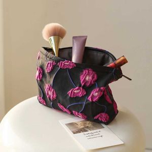Organizzatore cosmetico Purple Charm Womens Makeup Borse per cosmetici di grande capacità per cura della pelle Borsa di stoccaggio del prodotto Borsa da bagno Bage a portata di mano Stile Y240503