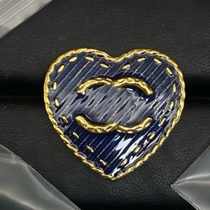 Denim Blue Heart Broches Broches Designer Pins Broche Brand Pin Pin Homens de Alta Qualidade Broches femininos Terne Pin Wedding Dress Dress Acessórios