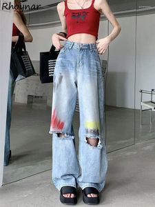 Kvinnors jeans kvinnor löser streetwear college chic hip hop amerikansk stil färg-slask design hål personlighet sommar pojkvän harajuku