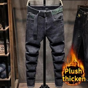 Vinterbyxor för män mager y2k designer borstade jeans män smala svart plysch och tjockare lyxkläder 90 -tals streetwear byxor 240429