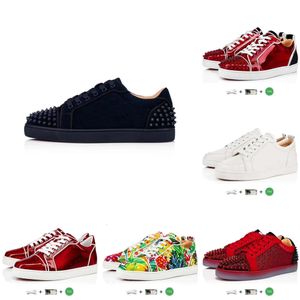 2024 Red Botts Designer Low Dress Casual Shoes Sneakers Black White Green Grey Patent Läder Suede Mens Spikes Trainers Sport Sneaker Högre kvalitet 862