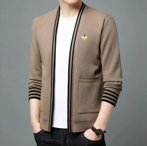 Men's Sweater Cardigan Men's Knitwear 2024 New Embroidered Little Bee Casual Men's Coat