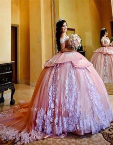 Новые платья с розовым мячом Quinceanera для мексиканских девушек Junior Sweet 15 Evening Evening Howns носят элегантные из плеча Appliq1247441