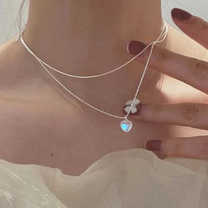 Pendant Necklaces New Korean Heart Necklace French Lucky Bean Love Necklace Simple Double layered Pendant Necklace 2024 Womens Jewelry Gifts Q240430