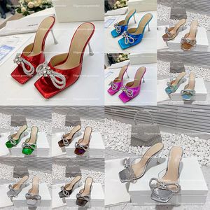 Mach Slides Satin Bugkristall verschönerte Mules Pantoffeln Abendschuhe Strass Stöckel Heels Klar PVC Damen Heel Luxusdesigner Sandalen Damen Heeled Schuhe