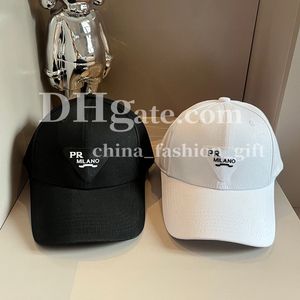 Lettera di design Baseball Cappellino Casual Sports Hat Men Donne Black White Simple Canvas Cappello Summer Capo traspirante SunMade Cap.