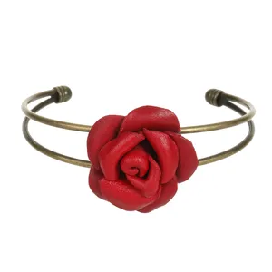 Pulseira em pulseira Acensores de luxo de luxo Couro Vintage Girls Wholesale For Women Mothers Day Gifts 2024 Moda