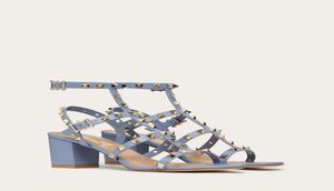 여름 여자 신발 고급 디자이너 브랜드 샌들 정교한 패션 오픈 발가락 가죽 리벳 청키 한 힐 록 케이지 60mm Box2029733