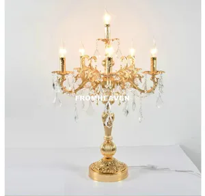 Bordslampor Golden/Silver Light Luxury Crystal Desk Lamp med bröllopskandelabra för El Restaurang Bedroom Lighting