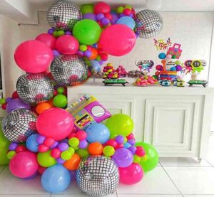 119 pezzi di ritorno agli anni '80 del tema Balloon Garland Arch Disco Disco 4D Balloons Decorazioni per feste retrò Hip Hop Rock PO PROPS H2204188512729615