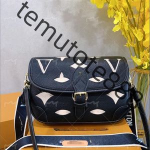 Mens Luxurys M45985 Omuz Diane Çanta Tasarımcısı Orijinal Deri Tote Çantalar Flip Kabartmalı Messenger Çantası M46386 Kadın Çanta Debriyajı Çapraz Kopyası Plaj Baget Çantalar