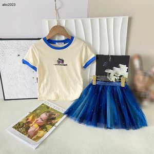 Klassiker Baby Tracksuiten Sommer Kids Designer Kleidung Größe 100-150 cm Buntes heißes Diamant Teddybär T-Shirt und blauer Spitzenrock 24APRIL