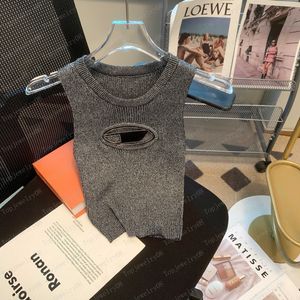 夏のレディースデザイナーTシャツスリムフィットクロップトップD刺繍短いオープンウンビリカルティー小さなストリートホットガールズ汎用服6色