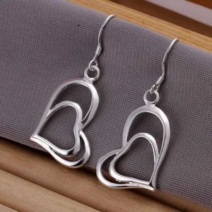 Dangle Kronleuchter 925 Sterling Silver Heart Ohrring Valentine Geschenk Elegant Noble for Women Lady Hochzeit Schöner Modeschmuck H240504