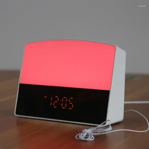 Lampade da tavolo Display LED orologio multifunzionale Radio colorato con radio-up simulato con allarme di lampada decorativa interfaccia USB 3W Bianco