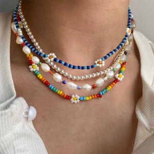 Pendant Necklaces 2024 New Cute Daisy Flower Colored Beaded Pearl Clavik Necklace Suitable for Girls Wholesale of Spring/Summer Jewelry Q240430