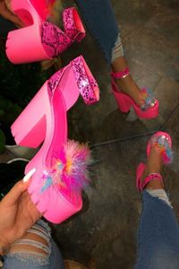 Springsummer 2020 Beach Sandals Banquet New Women Fur Rubber High Heel Platform Standals Outdoor Leisure Buckle Slippers S24044264