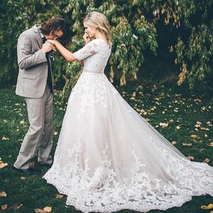 Koronna suknia balowa Skromne suknie ślubne z rękawami 2019 Puffy Princess Wedding Suknie