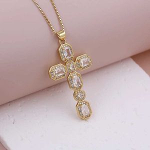 Pendant Necklaces 2024 Fashion Metal Plated Zircon CZ Cross Virgin Mary Pendant Snake Chain Necklace Suitable for Womens Daily Jewelry Q240430