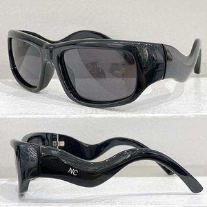 Designer Black Women Hamptons Prostokątne okulary przeciwsłoneczne BB0320S nylonowe rama szary soczewka z falistym efektem spolaryzowanym światłem Uv400 Travels i wakacyjne okulary
