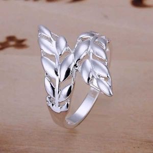 Cluster Rings Color silver for women lady wedding christmas gift Silver color leaves Ring Jewelry noble design lovely factory price H240504