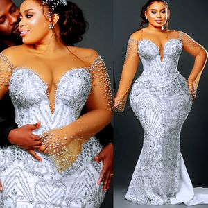 2024 Arabisch ASO EBI Plus Größe luxuriöser weißer Meerjungfrau Brautkleider Perlenkristalle Sheer Neck Brautkleider Kleid ZJ033