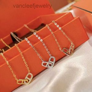 Бренд подковообразие дизайнерские подвесные ожерелья для женщин Золотой сияющий блок хрустальный алмаз